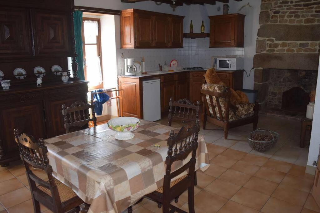 La Foret Auvray - Maison De Campagne Putanges Exterior foto